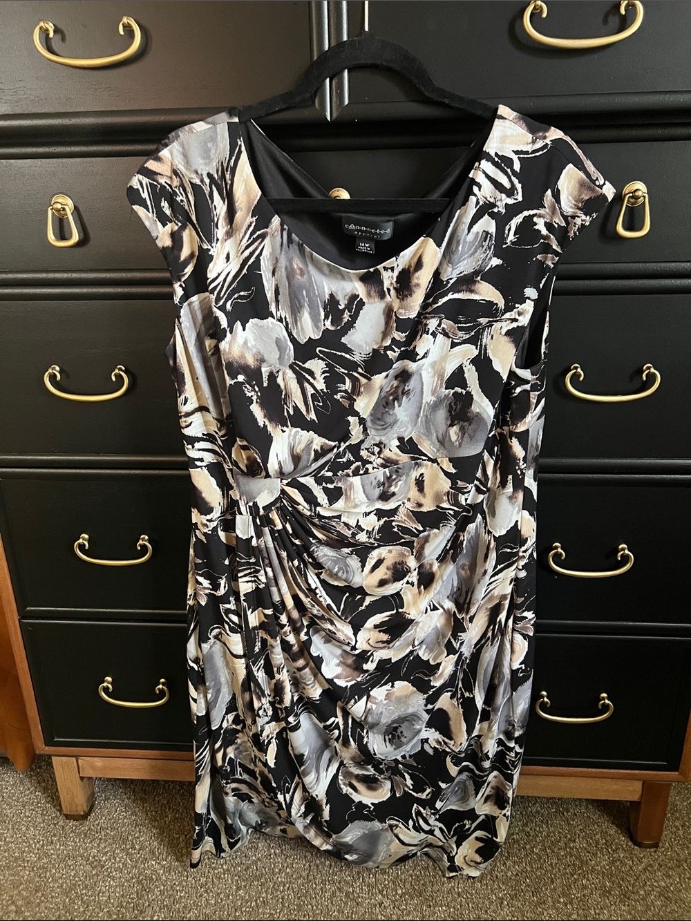Connected apparel  Black Floral-Print Ruched Midi Dress